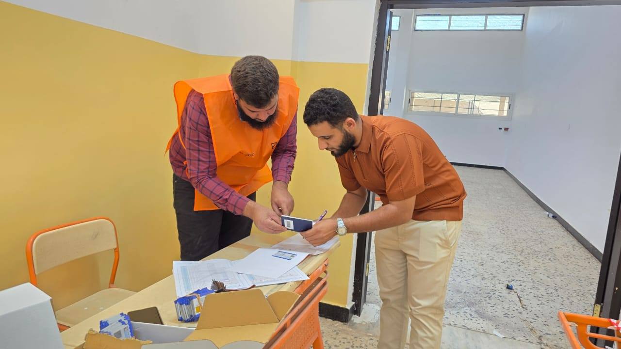 متابعات: لتوزيع بطاقة (ناخب) بمراكز التوزيع بالبلديات