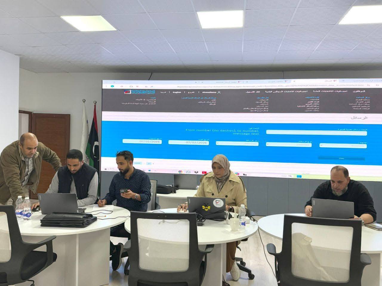 متابعات تواصل غرفة العمليات الفرعية بمكتب الإدارة الانتخابية طرابلس، و مكتب الإدارة الانتخابية العزيزية، أعمال المتابعة الميدانية