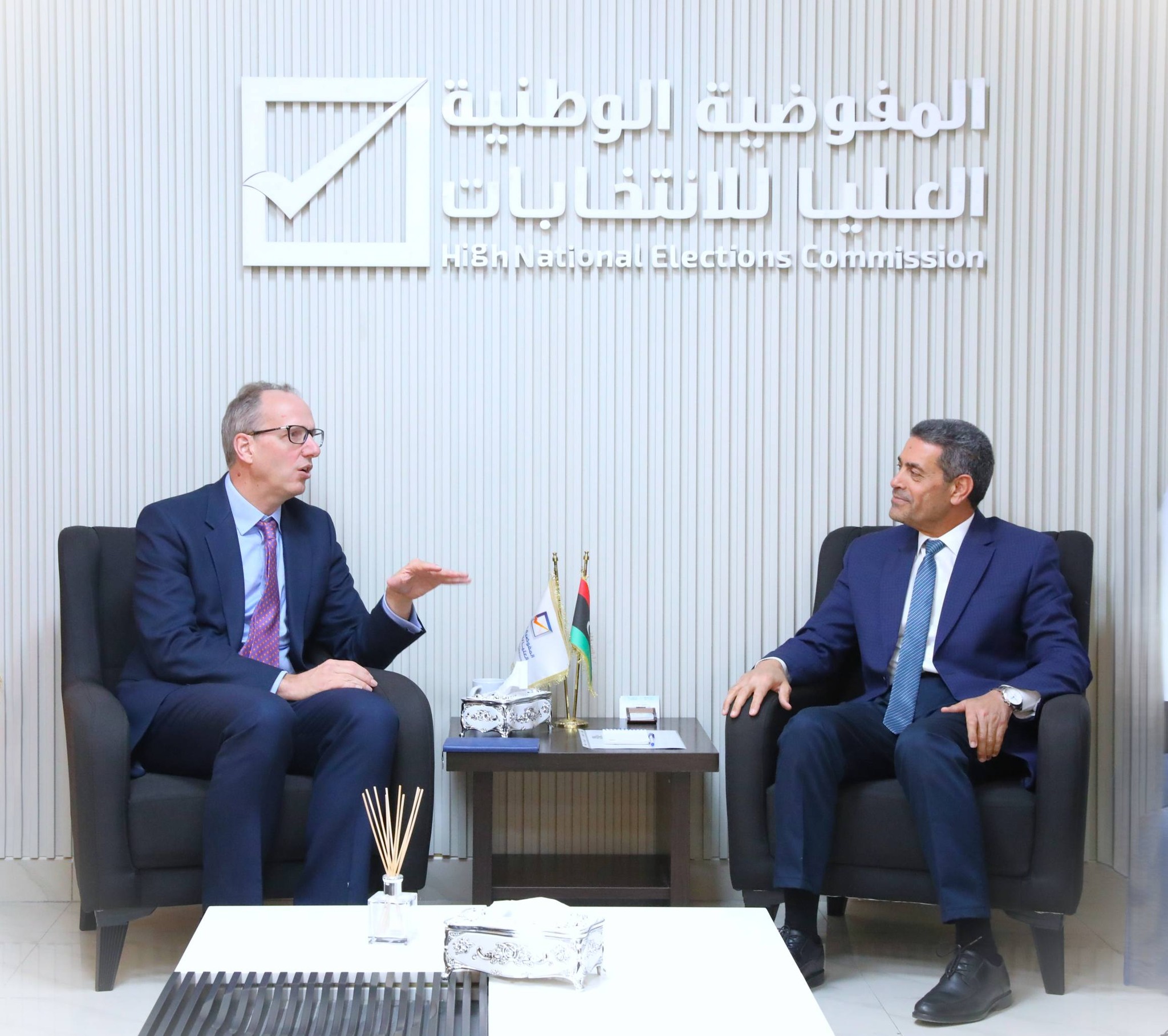 رئيس مجلس المفوضية يستقبل سفير المملكة المتحدة لدى ليبيا