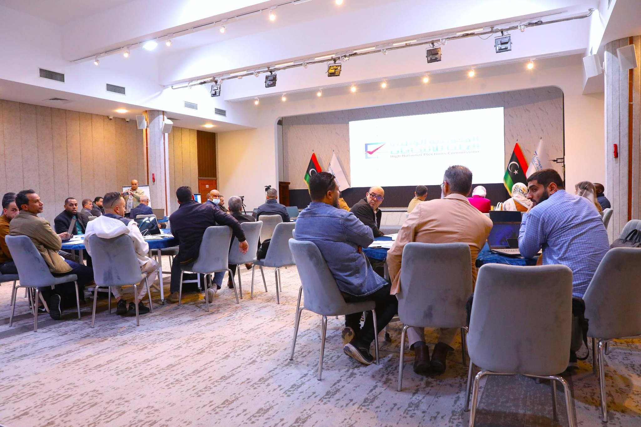 المفوضية تطلق برنامجاً تدريبياً تخصصياً حول رصد منصات التواصل الاجتماعي أثناء الفترات الانتخابية