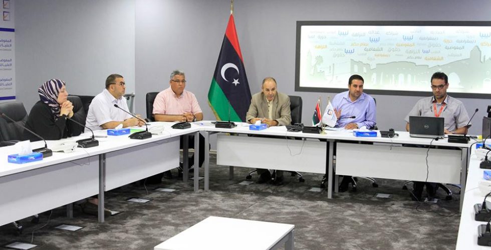 استعرض الاجتماع جملة من متطلبات التنفيذ والاحتياجات اللازمة لتسير عمل الغرفة بتعاون جميع الإدارات والمكاتب والأقسام بالمفوضية في سبيل إنجاز المطلوب.