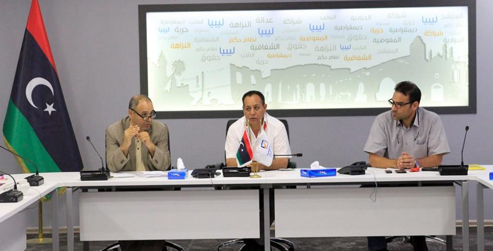 مدير إدارة العمليات بالمفوضية يتابع سيرالعمل