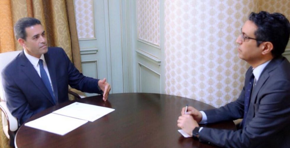 مناقشة استعدادات المفوضية العليا للانتخابات للاستحقاقات القادمة

في إطار متابعة رئيس المجلس الرئاسي للاستعدادات الجارية بالمفوضية العليا للانتخابات، اجتمع ظهر اليوم الثلاثاء بمقر المجلس الرئاسي السيد طاهر السني المستشار السياسي لرئيس المجلس الرئاسي لحكومة الوفاق الوطني بالسيد عماد السائح رئيس المفوضية، حيث تم نقاش الاستعدادات وما تحتاجه المفوضية من دعم فني ولوجستي ومالي للإيفاء بالاستحقاقات الدستورية والانتخابية القادمة، وتم أيضاً استعراض مقترح المنظومة الإلكترونية الخاصة بالانتخاب والتحقق من الهوية.
وقد عبر السيد السني خلال هذا اللقاء على دعم السيد رئيس المجلس الرئاسي الكامل للمفوضية وتوفير كل إمكانيات الحكومة لإنجاح عملها الوطني، داعياً الجميع للوقوف معاً وتوفير الظروف الملائمة لاستكمال هذا الاستحقاق الذي يترقبه كافة الليبيين.